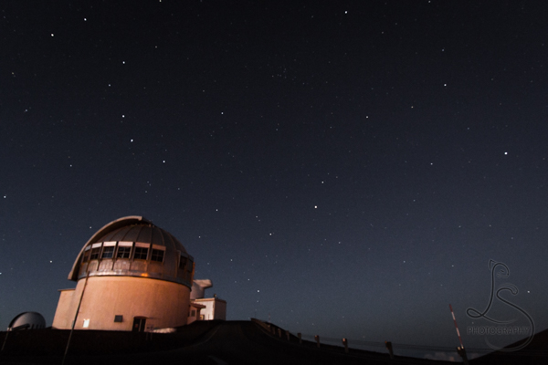 Observatory under the stars atop Mauna Kea | LotsaSmiles Photography