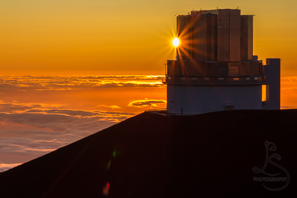 A sunstar at the edge of the observatory atop Hawaii's Mauna Kea | LotsaSmiles Photography