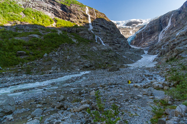 Kjenndalen from the end of the official trail, with nothing but rocks and ice ahead | LotsaSmiles Photography