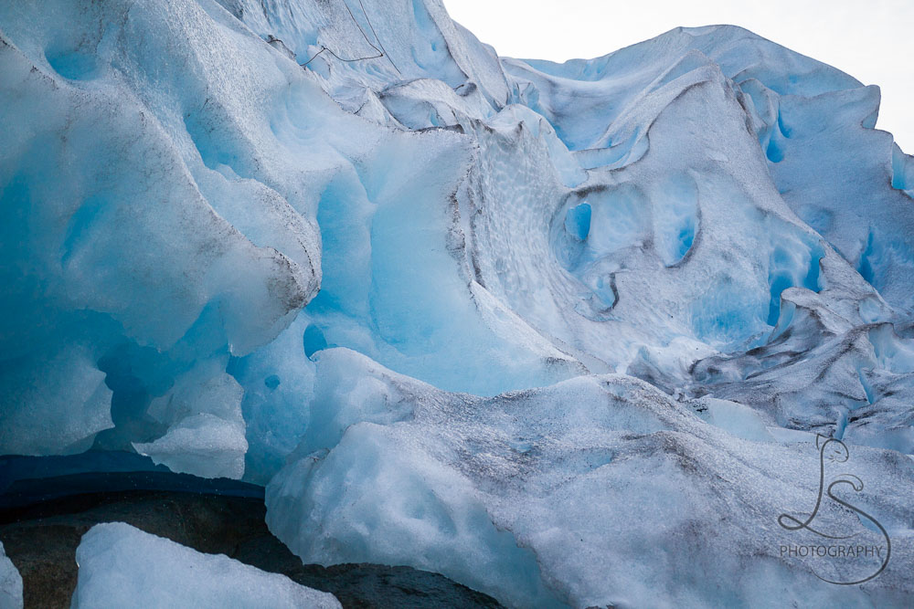 Ice details of the Nigardsbreen glacier in Norway | LotsaSmiles Photography