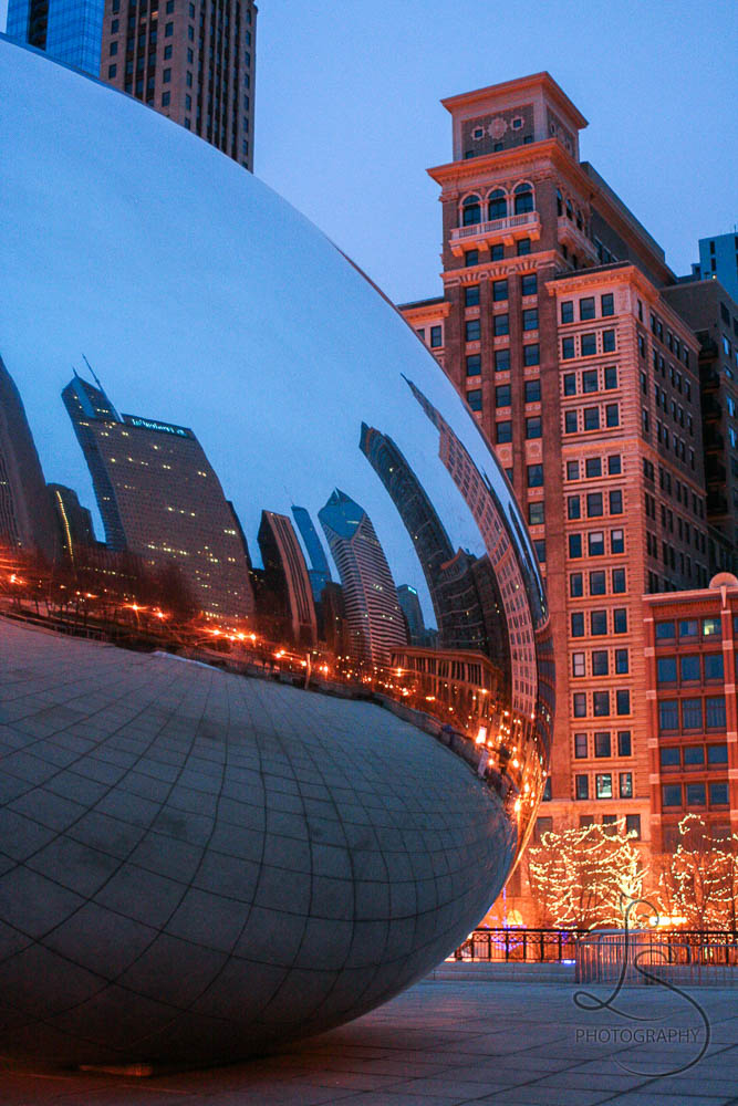 The Bean in Chicago at dusk | LotsaSmiles Photography